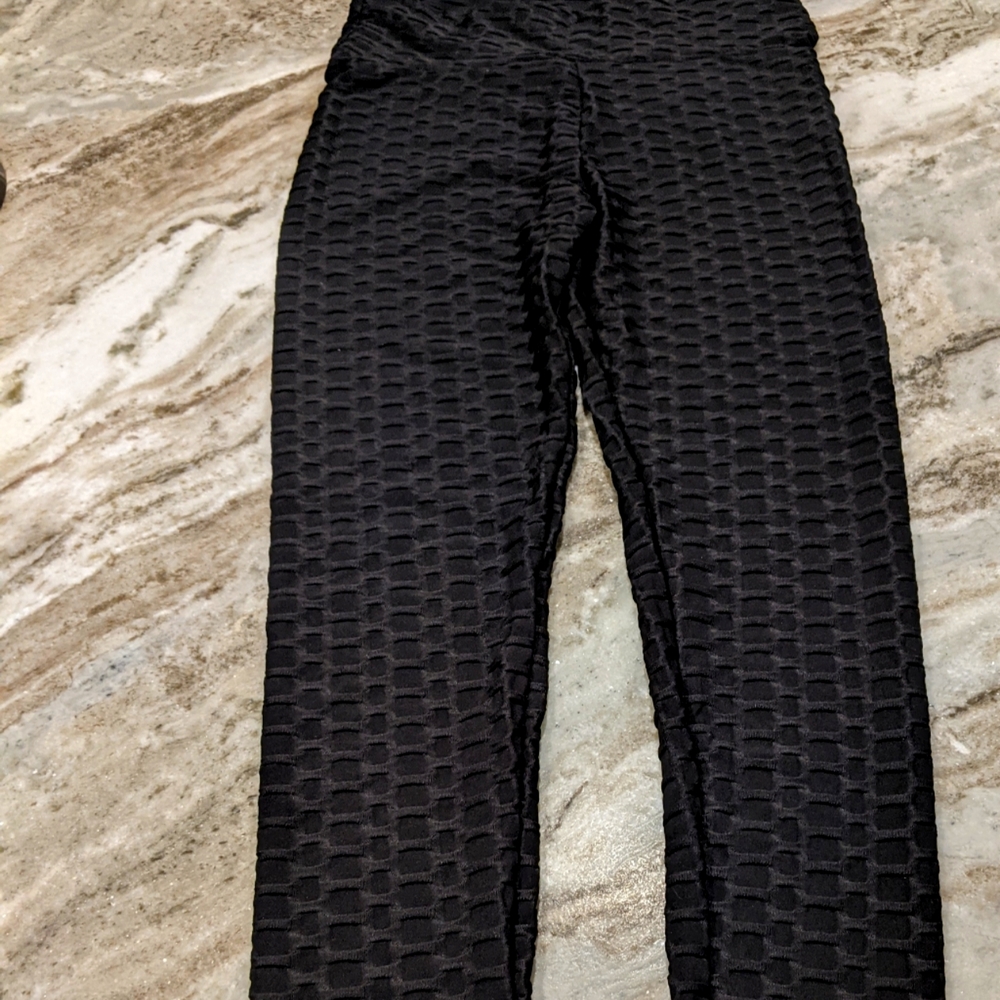 Black "Bubble" Leggings WORN ONCE 36/L